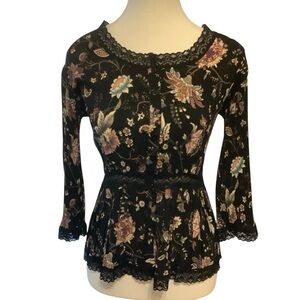 VIOLET & CLAIRE BLACK WITH FLORAL PRINT/ LACE DETAIL// BUTTON-UP BLOUSE/ Size S